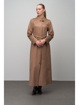 Hakim Yaka İşleme Ve Deri Aksesuarlı Gabardin Süet Görünümlü Büyük Beden Pardesü K. Kamel