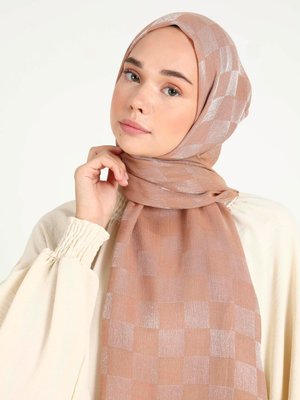 Bal Köpügü Dama Karla Şal