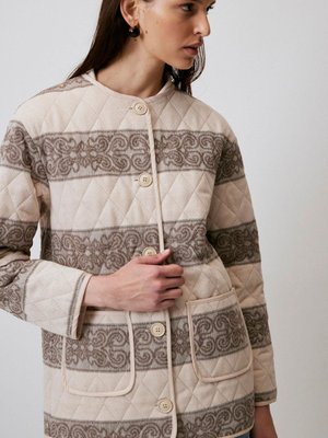 Jakarlı Kapitone Ceket