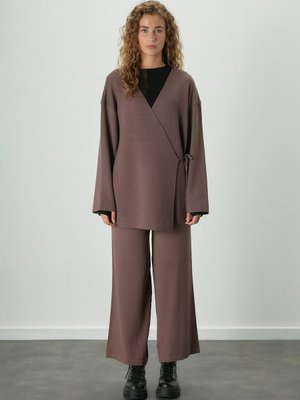 İnce Triko Pantolon Mürdüm İnce Triko Pantolon Mürdüm