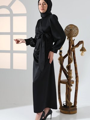 Yandan Bağlamalı Pile Detaylı Saten Abiye Elbise Siyah