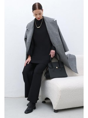 Siyah Balıkçı Yaka Pantolonlu Takım