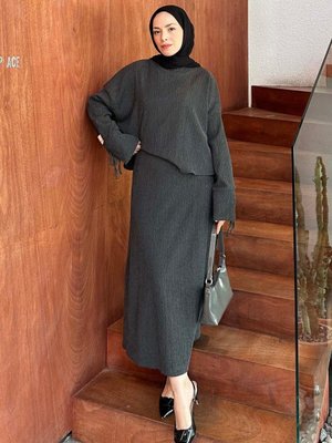 Kol İp Ve Arma Detaylı Krinkıl Etek Takım