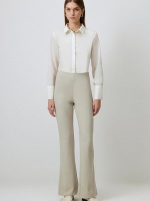 Düğme Detaylı Krep Pantolon Düğme Detaylı Krep Pantolon