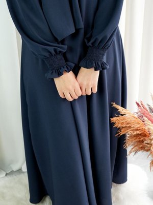 Model Meryem Medine İpeği Çiçek Kol Detaylı Elbise (şal Dahil) Lacivert Meryem01020ş