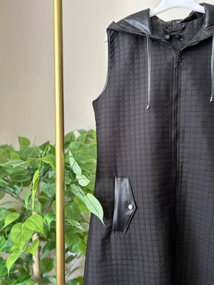 Kadın Tesettür Kare Desenli İnce Şişme Yelek