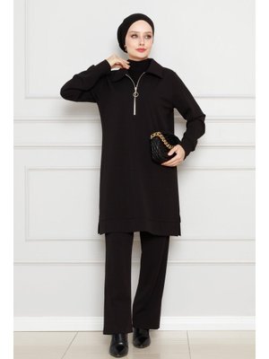 Siyah Yakası Fermuar Detaylı İkili Takım