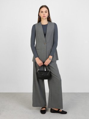 Klasik Kumaş Fleto Cepli Yelek Gri