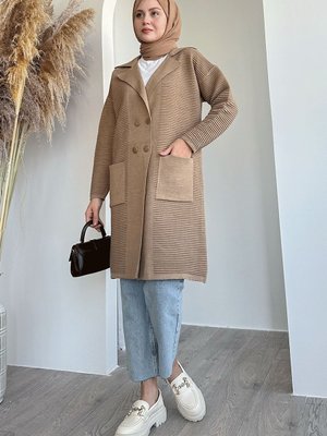 Gofre Desen Düğmeli Sütlü Kahve Triko Ceket Gofre Desen Düğmeli Sütlü Kahve Triko Ceket