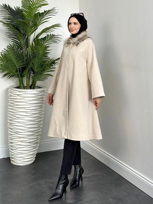 Oliwer Yakası Kürklü Astarlı Kaşe Kaban Krem Oliwer Yakası Kürklü Astarlı Kaşe Kaban Krem