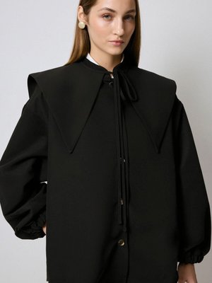 Yaka Detaylı Bomber Ceket