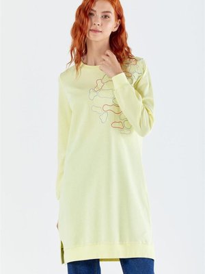 İki Iplik Nakışlı Limon Sarı Sweatshirt İki Iplik Nakışlı Limon Sarı Sweatshirt