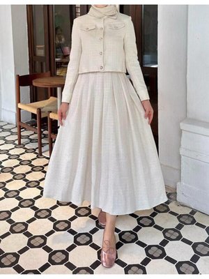 Tüvit Kumaş Tasarım Ceket Ve Etek Takımı Ekru