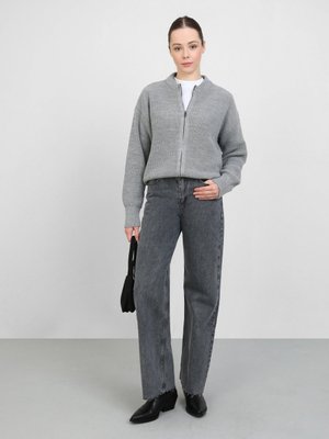 Fermuar Detaylı Triko Bomber Hırka