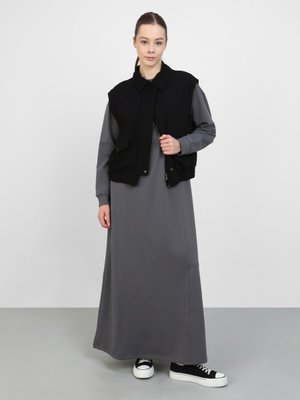 Antrasit Kup Detaylı Örme Oversize Elbise Antrasit Kup Detaylı Örme Oversize Elbise