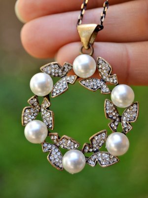 İncili Kelebek Kolye