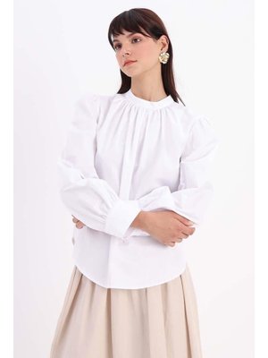 Beyaz Pamuklu Yakası Büzgülü Bluz