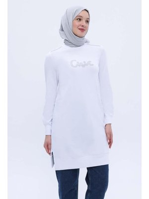 Beyaz Pamuklu Yandan Yırtmaçlı Nakışlı Sweat Tunik