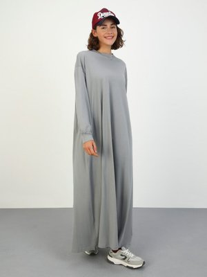 Doğal Kumaşlı Balon Kollu Elbise Gri Doğal Kumaşlı Balon Kollu Elbise Gri