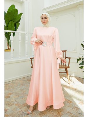 Açık Pudra Manşeti Bağcıklı Kemeri Taşlı Saten Abiye Elbise