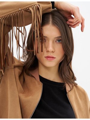 Sırtı Püskül Detaylı Süet Ceket Camel