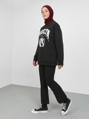 Siyah Pantolon Siyah Pantolon