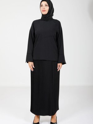 Siyah Eteği Pliseli Bluz Ve Etek Takım Siyah Eteği Pliseli Bluz Ve Etek Takım
