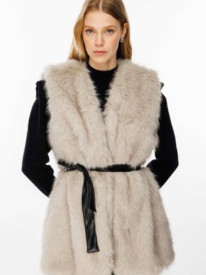 Suni Kürk Gri Yelek