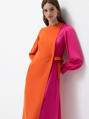 Kontrast Renkli Elbise