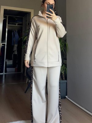 Leopar Garnili Eşofman Takımı Krem Leopar Garnili Eşofman Takımı Krem