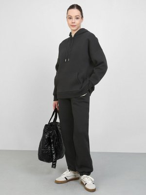 Siyah Şardonlu Jogger Pantolon Siyah Şardonlu Jogger Pantolon