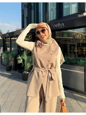 Esla Çiçek Broşlu Kuşaklı Yelek