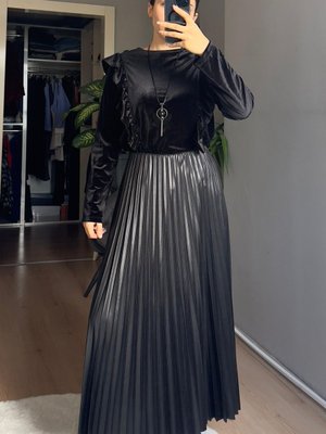 Işıltı Denye Pliseli Etek Siyah Işıltı Denye Pliseli Etek Siyah