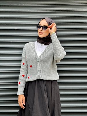 Kısa Kalpli Düğmeli Hırka