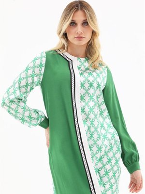 Saten Görünümlü Garnili Yeşil Tunik Saten Görünümlü Garnili Yeşil Tunik