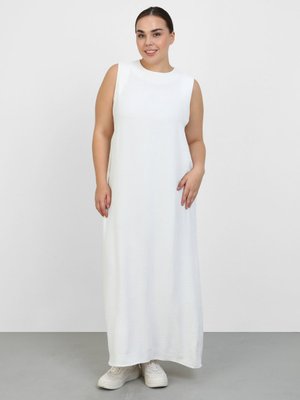 Beyaz Büyük Beden Kolsuz Aerobin Elbise Beyaz Büyük Beden Kolsuz Aerobin Elbise