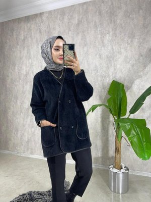 Deri Biye Detaylı Peluş Triko Ceket