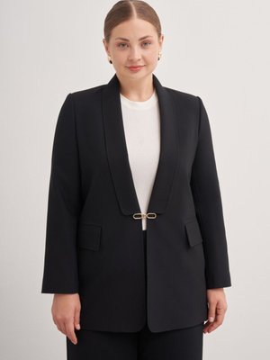 Şal Yaka Toka Detaylı Ceket