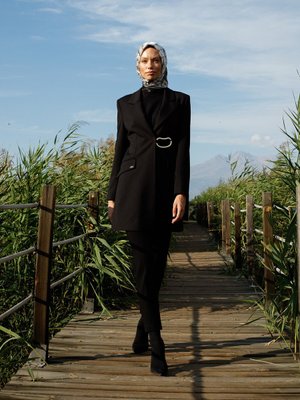 Siyah Metal Tokalı Blazer Ceket