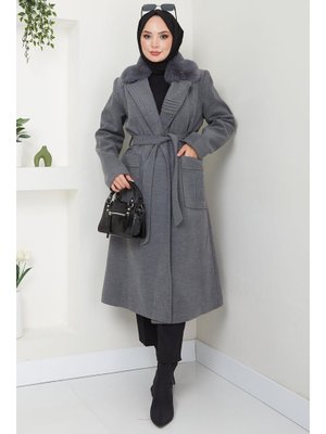 Füme Yakası Kürklü Nervür Detaylı Kaşe Kaban Füme Yakası Kürklü Nervür Detaylı Kaşe Kaban