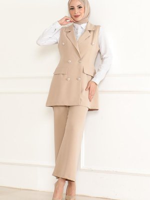 Bej Düğme Detaylı İkili Takım Bej Düğme Detaylı İkili Takım