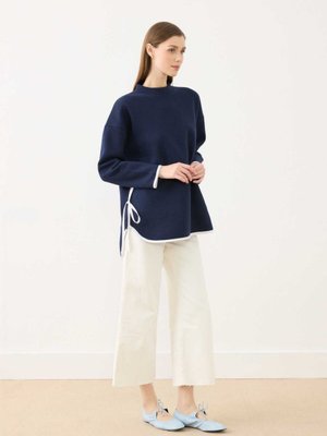 Kontrast Biye Detaylı Bağcıklı Sweatshırt Lacivert