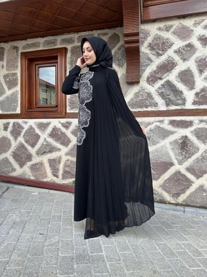 İnci İşleme Pelerinli Sultan Abiye Elbise İnci İşleme Pelerinli Sultan Abiye Elbise