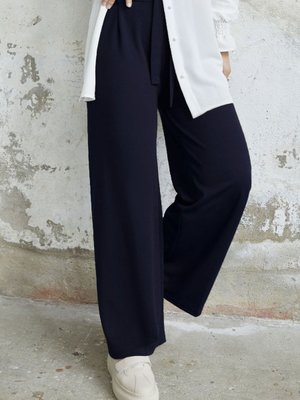 Beli Kuşaklı Bol Scuba Pantolon Lacivert Beli Kuşaklı Bol Scuba Pantolon Lacivert