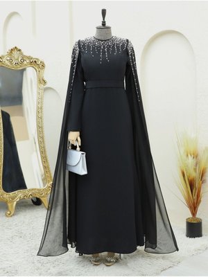 Üstü Taş Ve Boncuklu Pelerinli Abiye Elbise Siyah Üstü Taş Ve Boncuklu Pelerinli Abiye Elbise Siyah