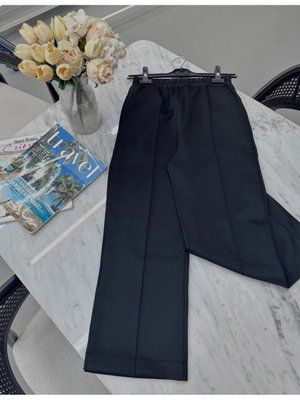 Bilek Boy Çımalı Scuba Pantolon Siyah Bilek Boy Çımalı Scuba Pantolon Siyah