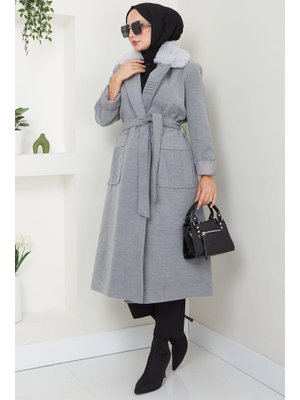 Gri Yakası Kürklü Nervür Detaylı Kaşe Kaban Gri Yakası Kürklü Nervür Detaylı Kaşe Kaban