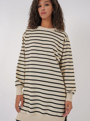 Bisiklet Yaka Çizgili Tunik Siyah Bisiklet Yaka Çizgili Tunik Siyah