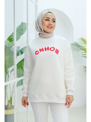 Beyaz Nakış Detaylı Oversize Sweat Beyaz Nakış Detaylı Oversize Sweat