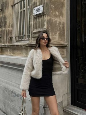 Bej Yakasız İthal Kaliteli Kürk